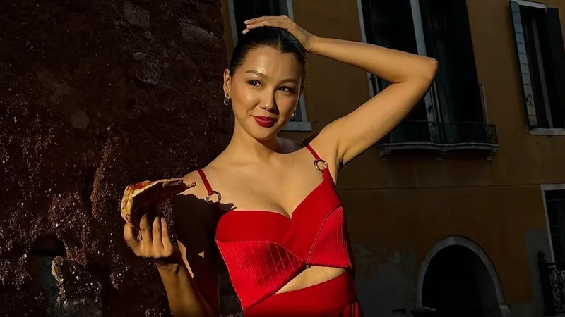 Ставшая матерью в 39 лет звезда фильма "Рэкетир 2" показала фото, снятые во время беременности