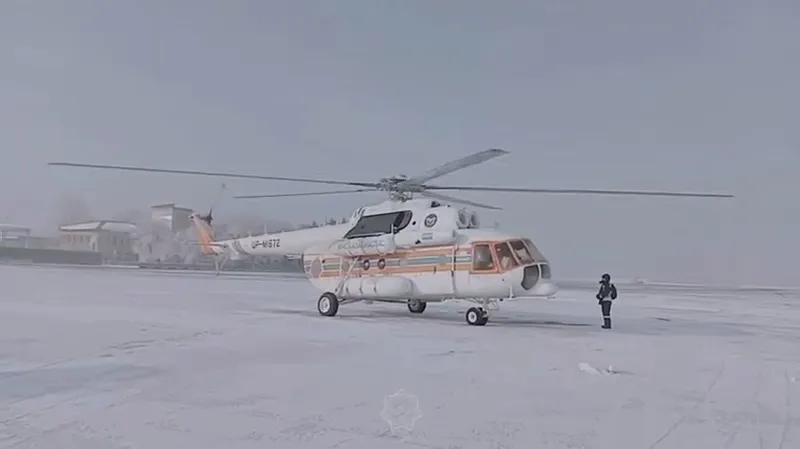 Врачи и пилоты санавиации объединили усилия для помощи ребенку в ВКО