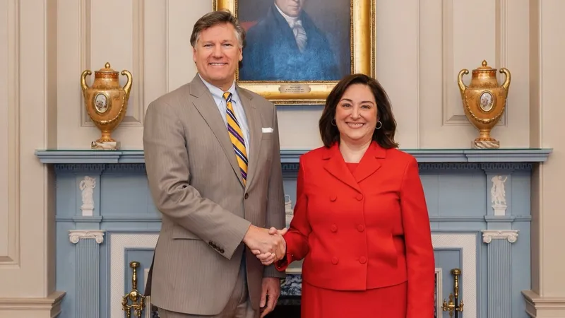 Новый посол США в Казахстане принесла присягу: каковы ее приоритеты