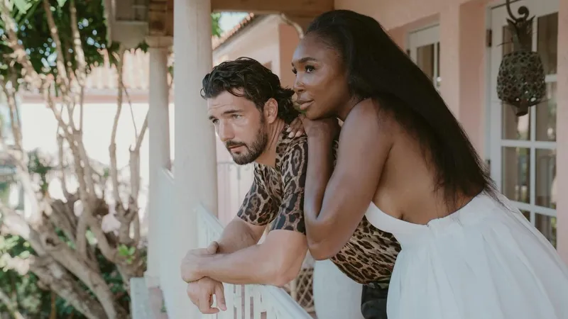 Легендарная теннисистка спустя 10 месяцев объявила о помолвке с актером