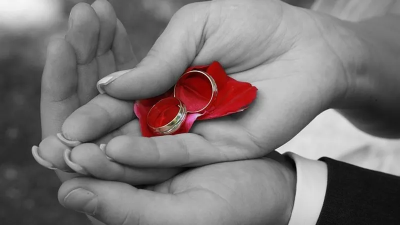 30 лет тайного двоеженства: в Сингапуре вынесли приговор любвеобильному мужчине