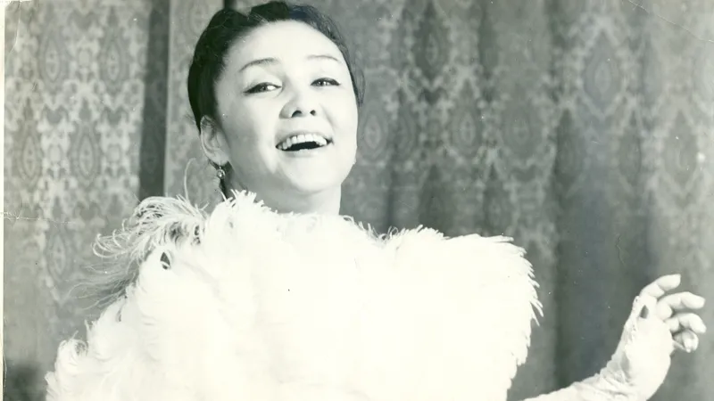 ПетроКазахстан поздравил Бибигуль Тулегенову с днем рождения