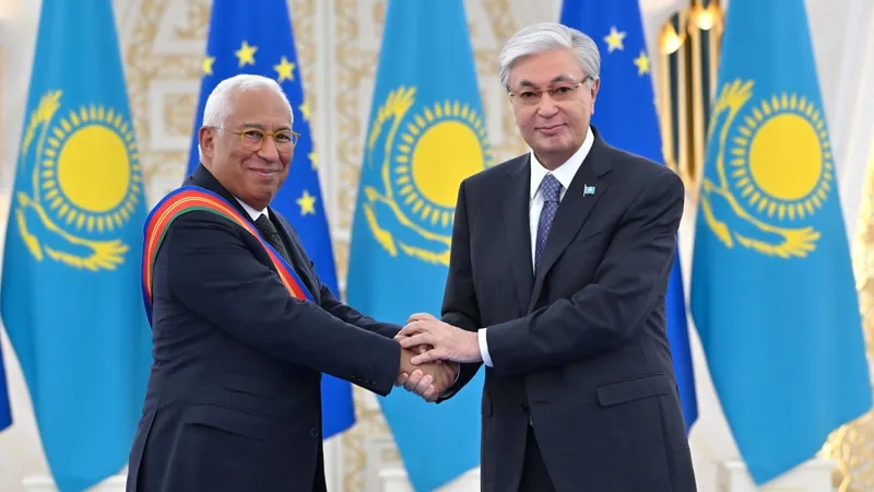 Токаев наградил высокого гостя из Европы орденом "Достық"