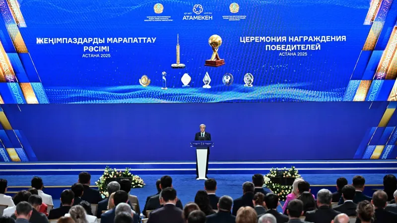 Впервые превысит 300 млрд долларов – Токаев о ВВП Казахстана