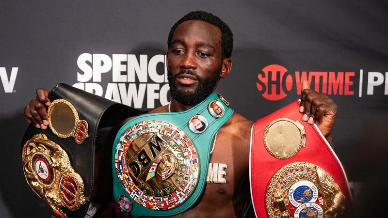 Абсолютный чемпион мира по боксу жестко ответил президенту WBC