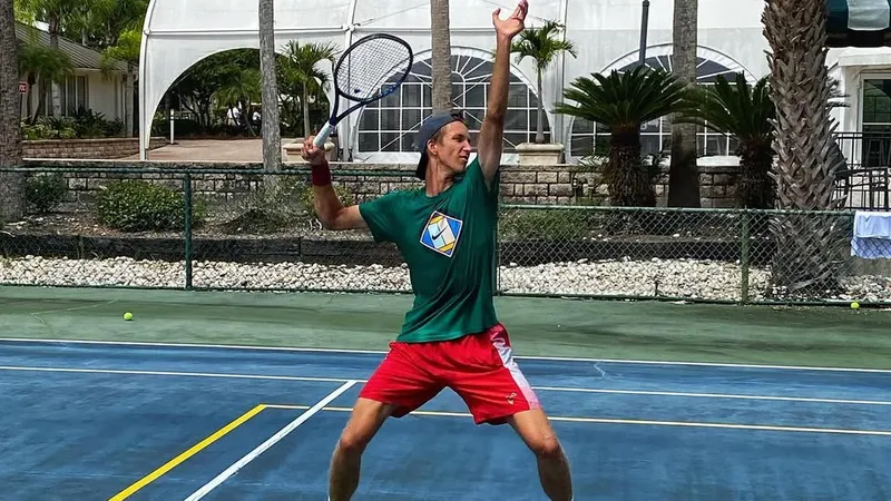 Казахстанский теннисист дерзко прошел в полуфинал парного турнира в Индии