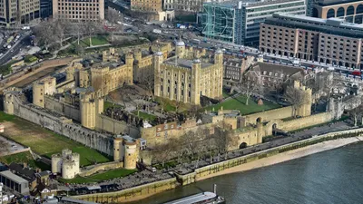 Тауэр закрыли из-за атаки активистов, фото - Новости Zakon.kz от 06.12.2025 20:33