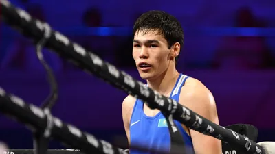 Казахстанец стартовал с нокаута на чемпионате мира в Дубае