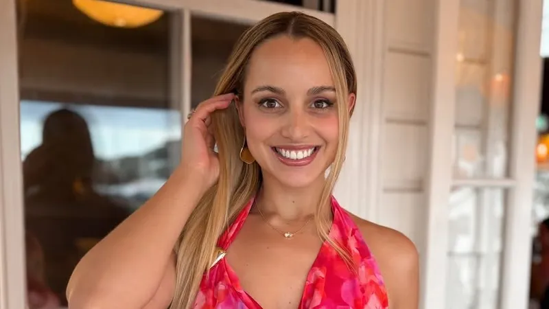 Журналистку атаковала птица и рассекла ей лицо во время съемки в Новой Зеландии