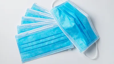 медицинские маски, фото - Новости Zakon.kz от 07.12.2025 16:29