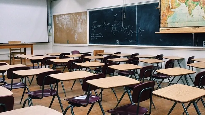 Массовые нападения на школьников: властям Нигерии удалось освободить 100 учеников