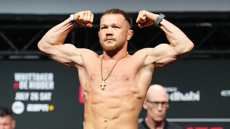 Пётр Ян вернул титул чемпиона UFC в легчайшем весе