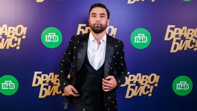 Прошел полуфинал: Amre успешно выступил на российском шоу "Браво! Бис!", фото - Новости Zakon.kz от 08.12.2025 17:08