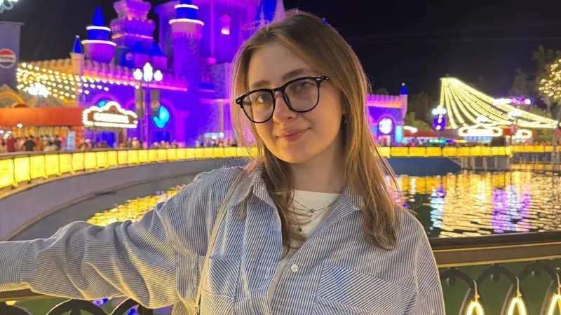 Как девушка Нинагул из Атырау вдохновляет казахстанцев говорить на государственном языке