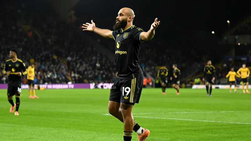 "МЮ" разгромил "Вулверхэмптон" и приблизился к списку топ-5 АПЛ