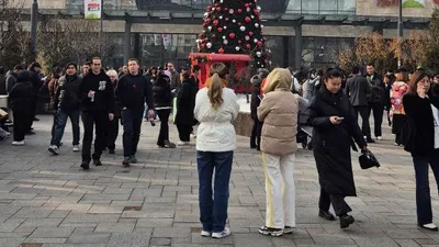 люди на улице, Алматы, фото - Новости Zakon.kz от 09.12.2025 10:40