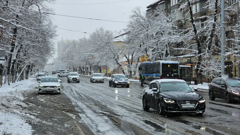 Жителей Алматы предупредили о гололеде и морозе