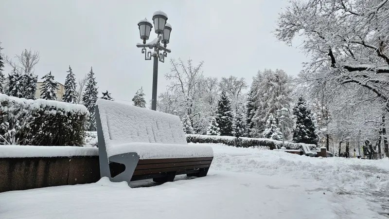 Қазақстанда циклоннан кейін қатты аяз: жел күшейіп, көктайғақ болады