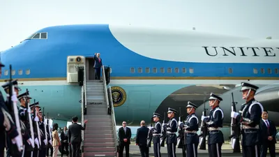 Интервью Трампа в самолете, фото - Новости Zakon.kz от 10.12.2025 08:39