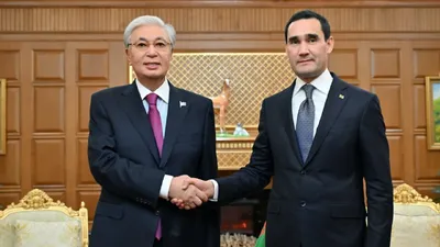 Президенты Казахстана и Туркменистана, фото - Новости Zakon.kz от 11.12.2025 23:39