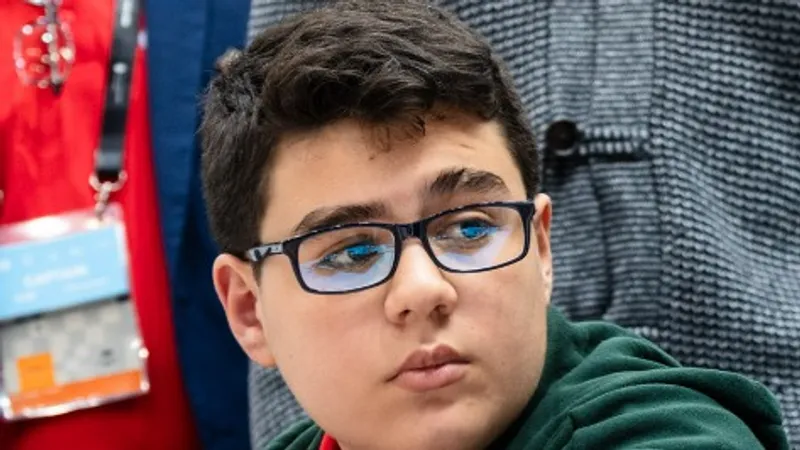 Турецкий подросток побил рекорд короля шахмат Магнуса Карлсена