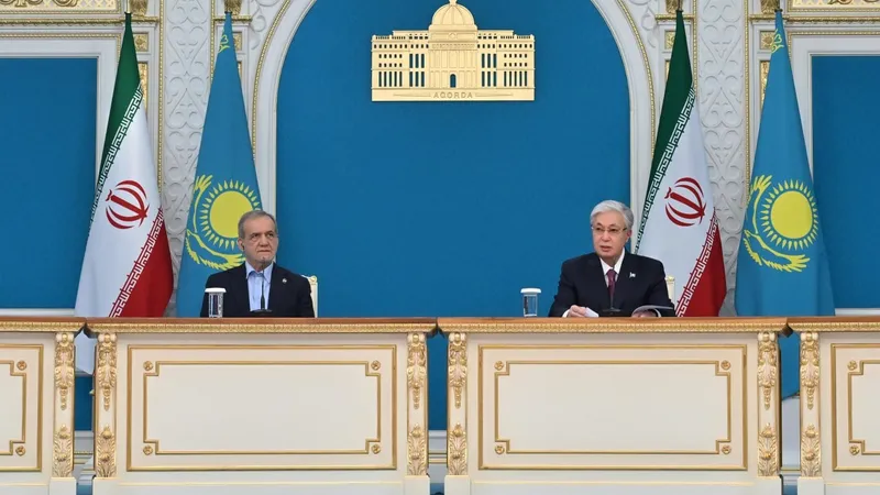 Касым-Жомарт Токаев и Масуд Пезешкиан выступили с совместным заявлением