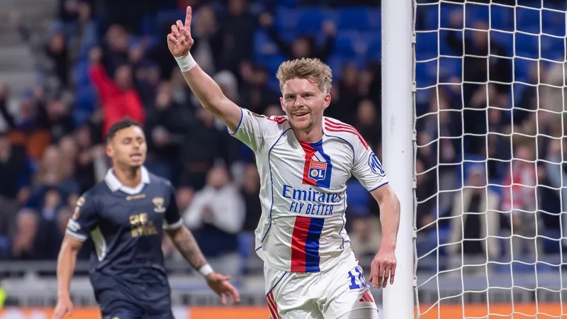 "Лион" и еще два клуба получили путевки в плей-офф Лиги Европы УЕФА