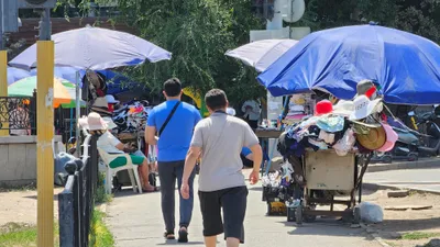 Стихийная торговля, люди , фото - Новости Zakon.kz от 12.12.2025 16:20