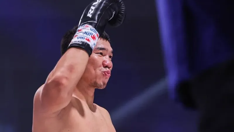 Этнический казах "уничтожил" непобежденного боксера в Дубае