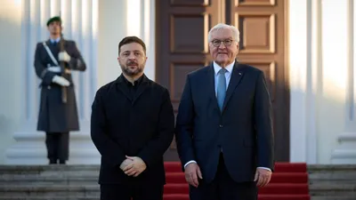 Президент Украины на переговорах, фото - Новости Zakon.kz от 15.12.2025 19:12