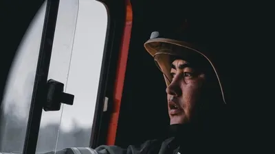 "Вся жизнь пролетела перед глазами": история чудом выжившего пожарного из Уральска