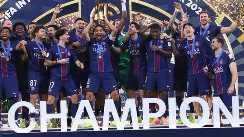 Французский "ПСЖ" обыграл бразильский "Фламенго"