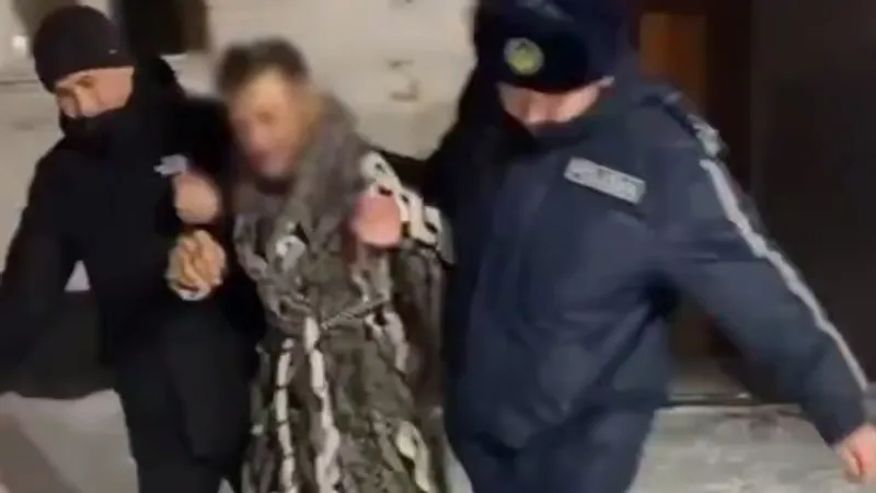 Пять человек спасли из задымленного дома в ВКО