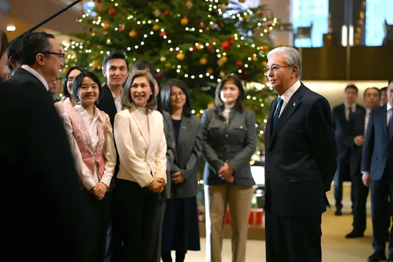 встреча Токаева с казахстанцами в Японии, фото - Новости Zakon.kz от 18.12.2025 12:35
