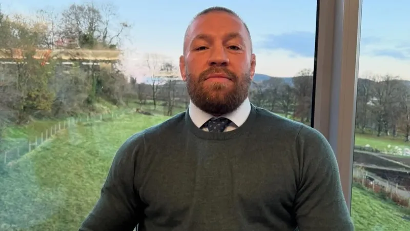 Конор Макгрегор женился после 17 лет отношений