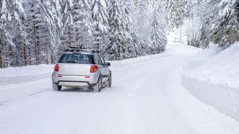 Эксперт рассказал, стоит ли прогревать машину в мороз