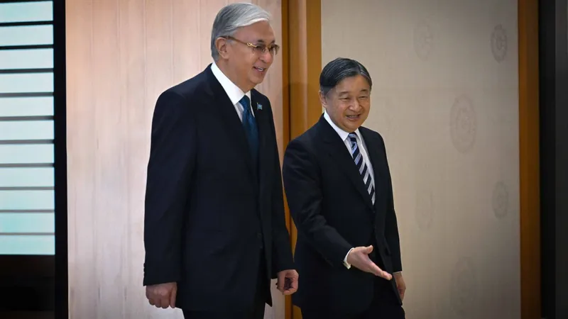 Касым-Жомарт Токаев провел встречу с императором Японии