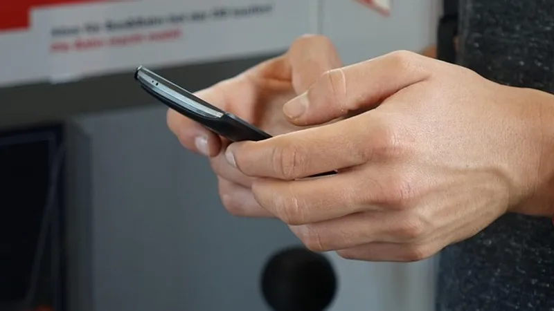 Два звонка на WhatsApp стоили казахстанцу 5 миллионов тенге