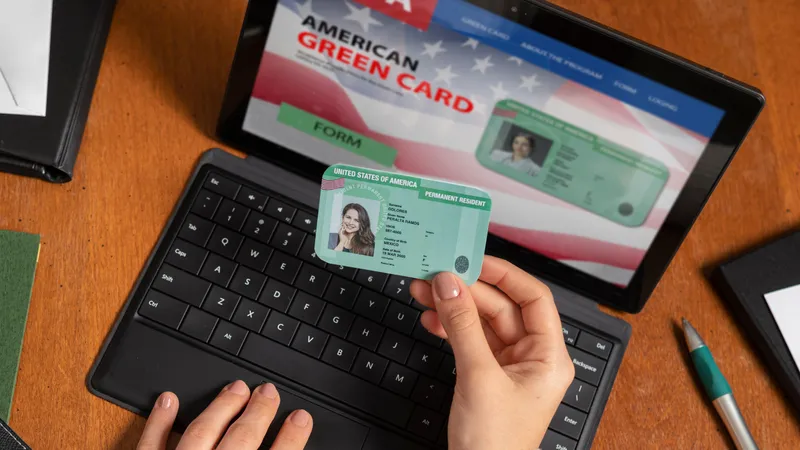 США объявили о приостановке розыгрыша грин-карт