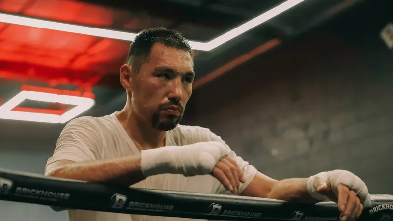 Жанибека Алимханулы вычеркнули из списка лучших боксеров-средневесов мира