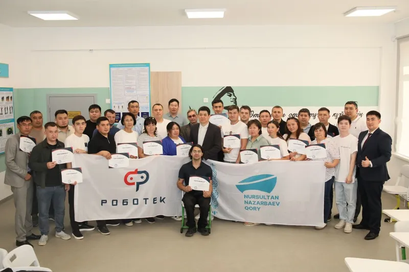 участники проекта по робототехнике, фото - Новости Zakon.kz от 22.12.2025 11:00