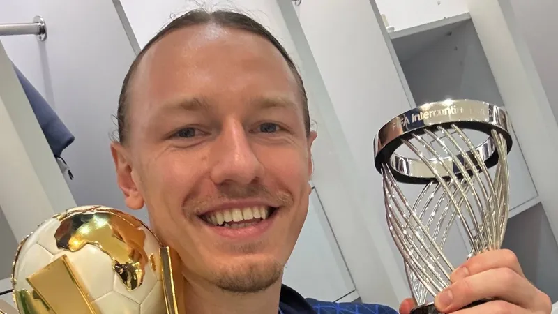 Герой финала Межконтинентального кубка Матвей Сафонов сломал руку