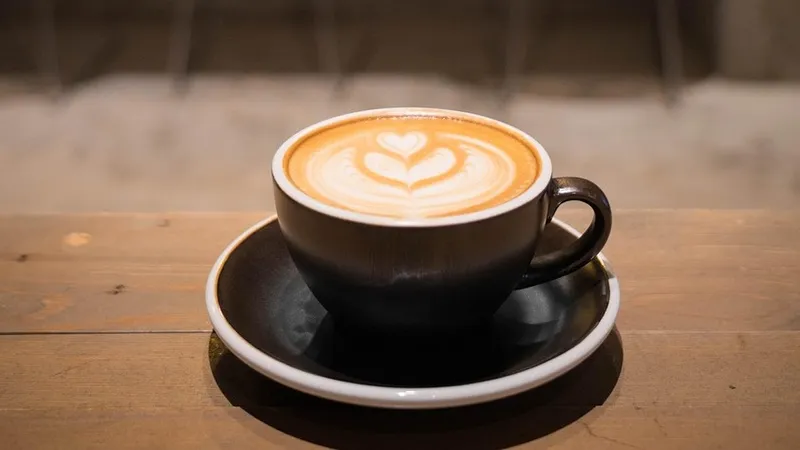 Врач назвала допустимое количество чашек кофе и чая в день