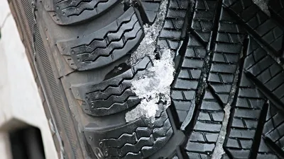 автобус сломался и застрял на трассе около Экибастуза, фото - Новости Zakon.kz от 21.12.2025 09:27