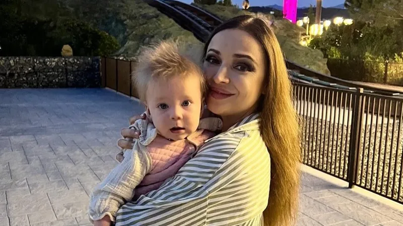 Ставшая мамой в 52 Маргарита Дробязко раскрыла завесу семейной жизни