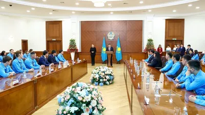 премьер-министр РК Олжас Бектенов, фото - Новости Zakon.kz от 22.12.2025 16:22