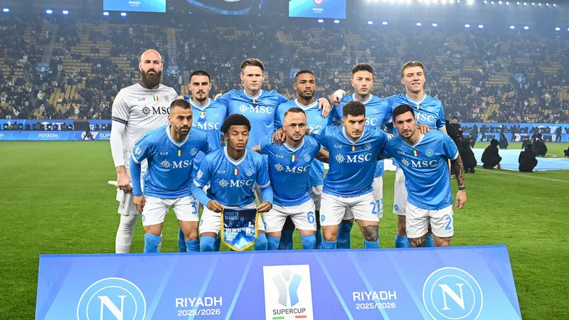 "Наполи" в третий раз в истории выиграл Суперкубок Италии по футболу