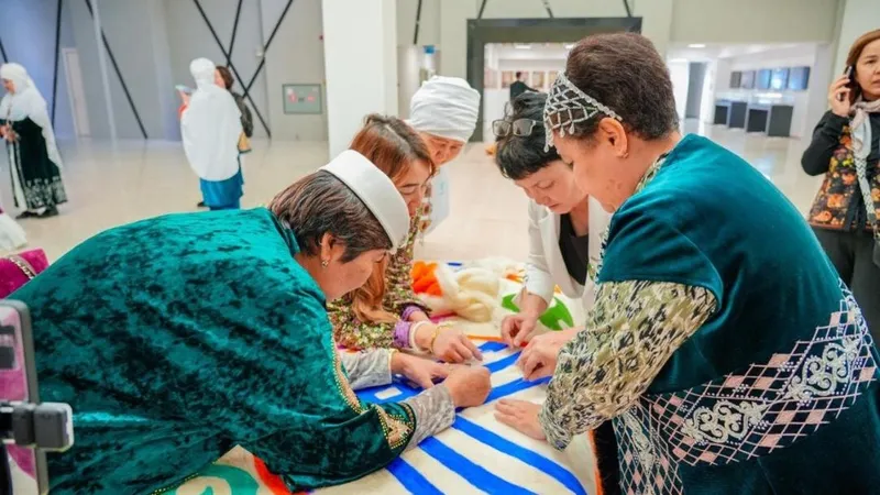 "Национальный код – наследие для поколений": в Астане прошел этнофорум с почитателями казахского ремесла
