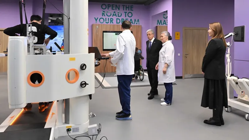 Токаев ознакомился с работой первого в Казахстане Центра инклюзивного спорта