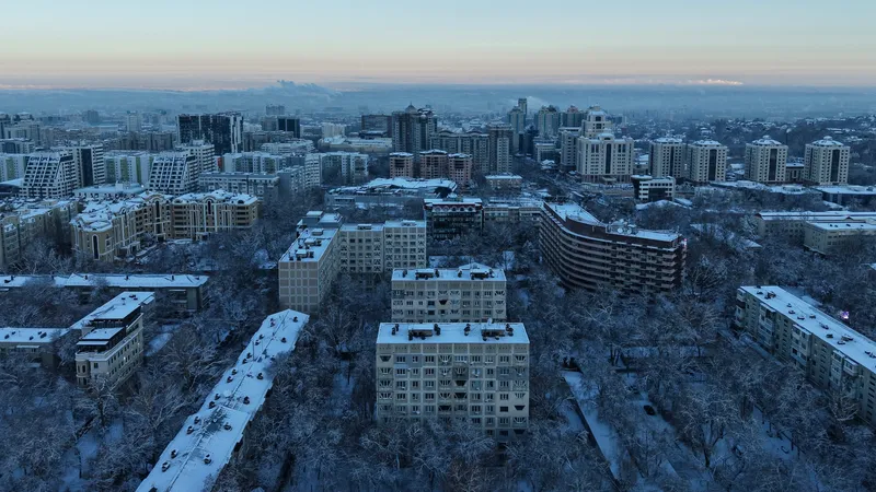 Новостройки в Алматы, высотные дома, жилые дома Алматы, жилой дом, жилье, квартира, новостройка, новостройки, новостройки в Алматы, ЖК в Алматы, Алматы зимой, виды города Алматы, зима в Алматы, зимой в Алматы, зимний Алматы, снегопад в Алматы